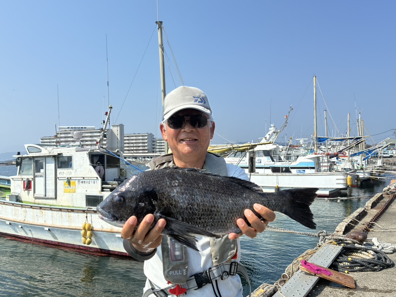 海上南の風でした。黒鯛51cm釣れました！黒鯛連日好調です！明日